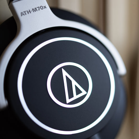 AT-M70X Headphone side