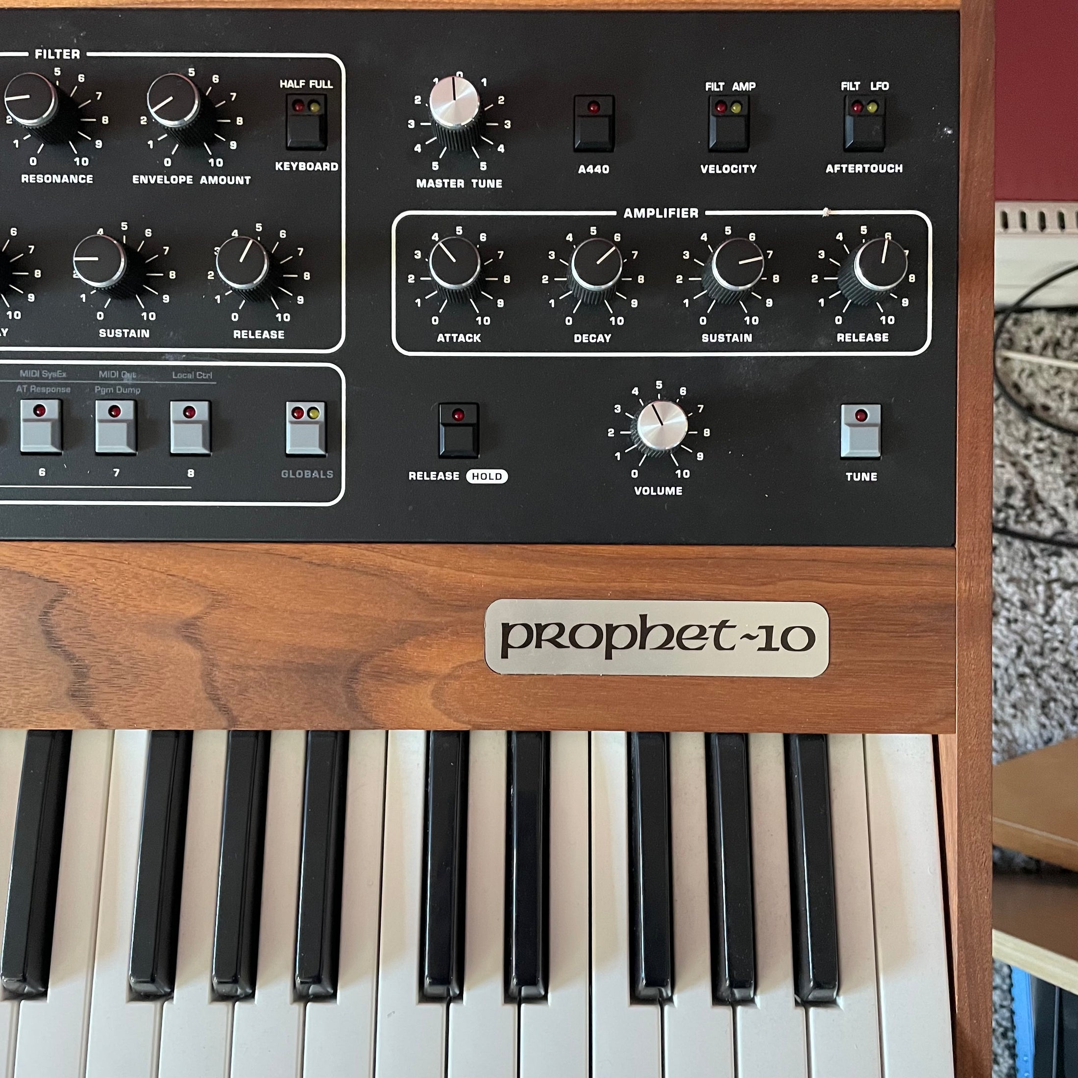 Sequential Prophet-10 Rev4 Analog 10-Voice Polyphonic Synthesizer (studio demo unit)