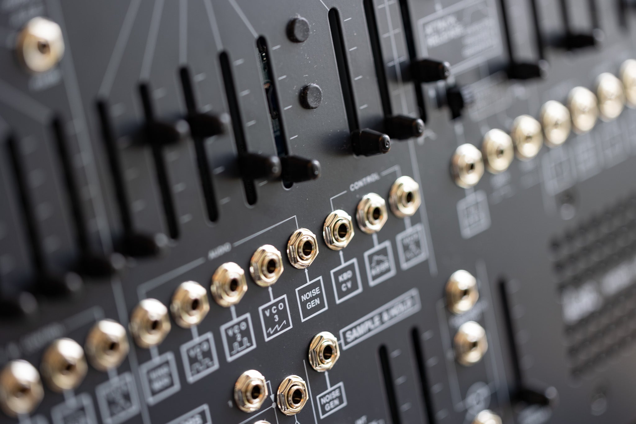 Korg ARP 2600 M LTD Semi-Modular Synthesizer and Case (Limited Edition)