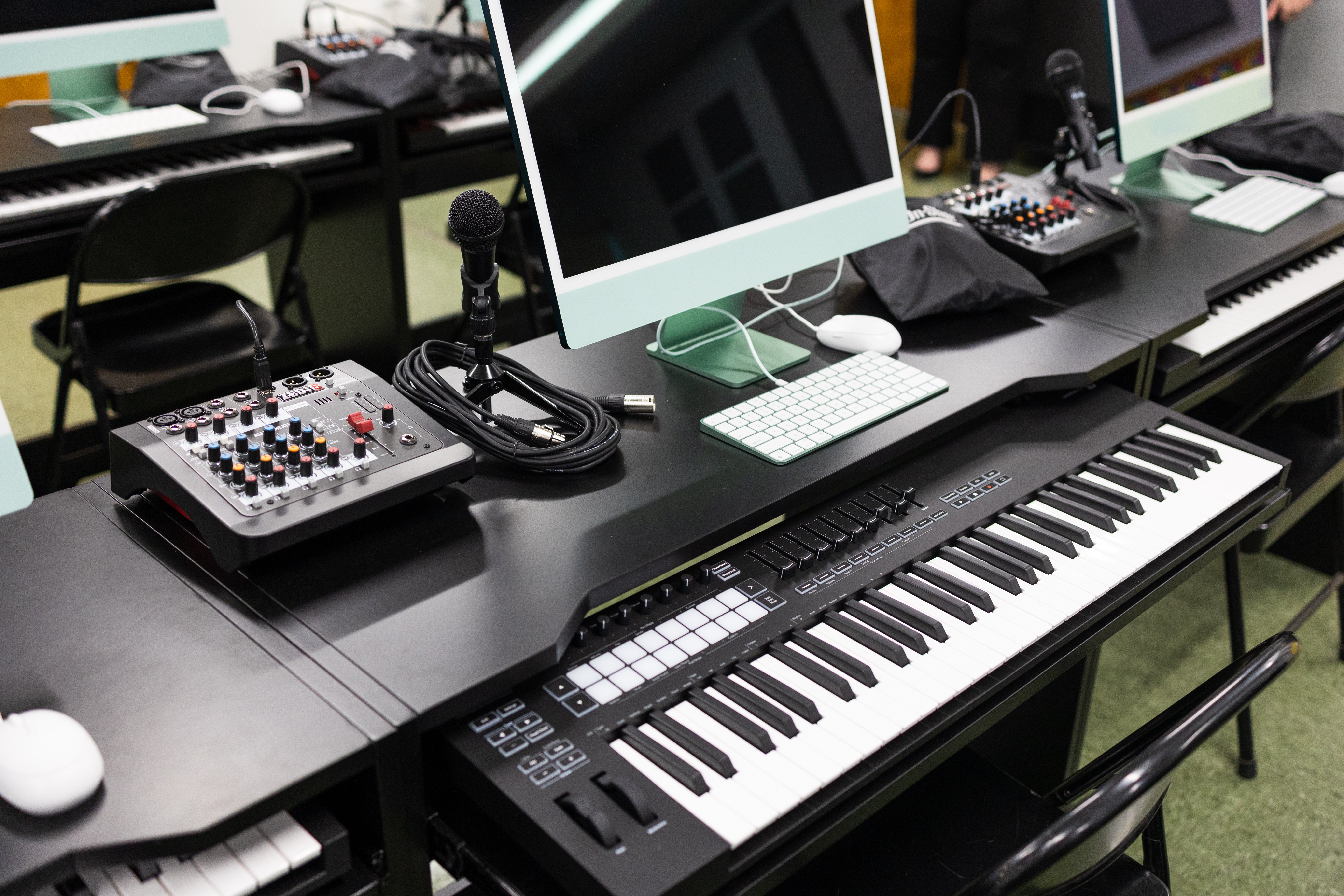 Tech Desk MIDI Lab Music Tech Workstation Desk – BridgeSet Sound