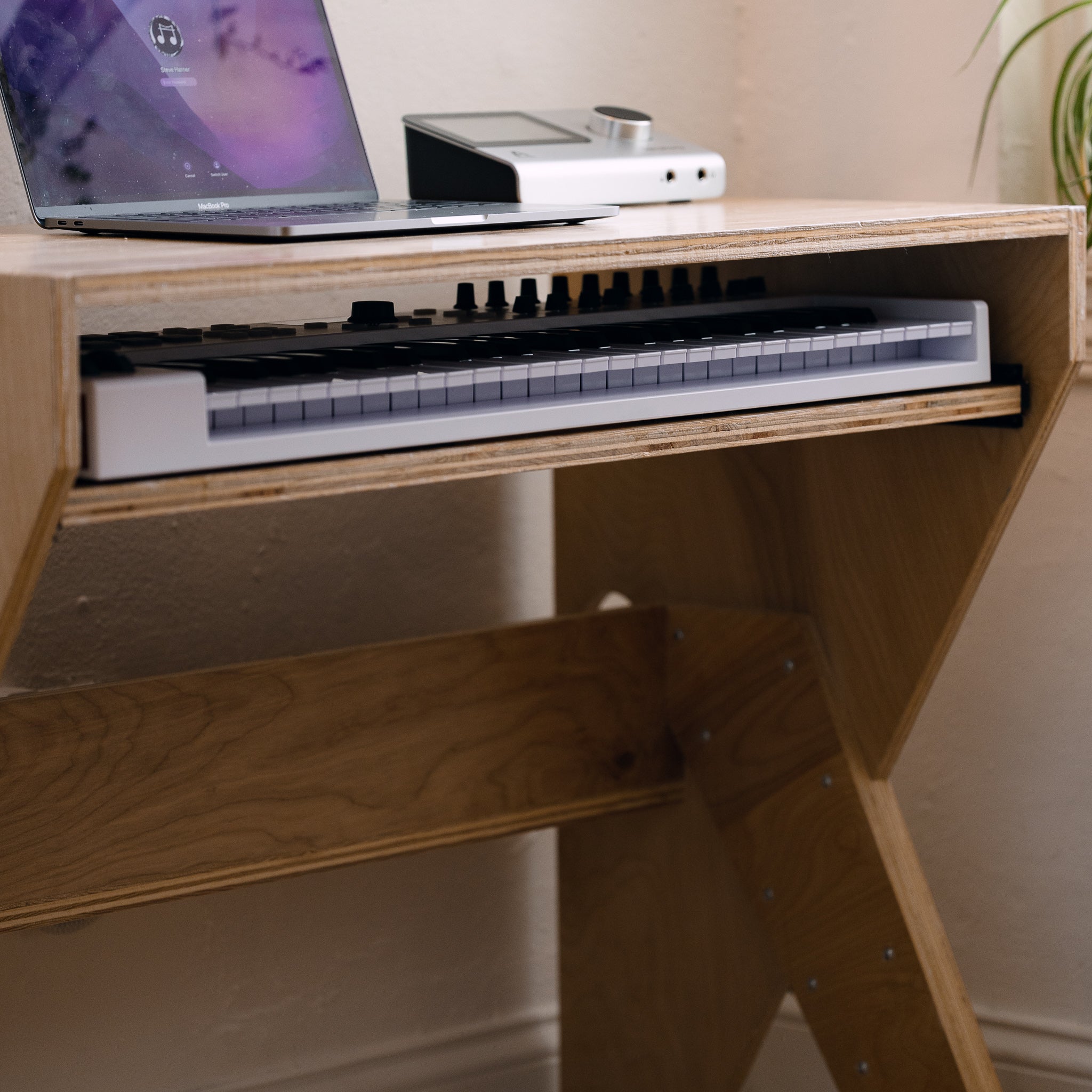 Music Tech MIDI Workstation Desk